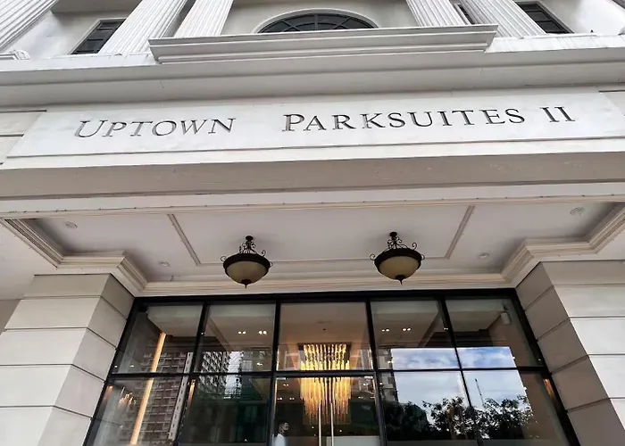Muji 1br In Uptown Parksuites Bgc Aparthotel